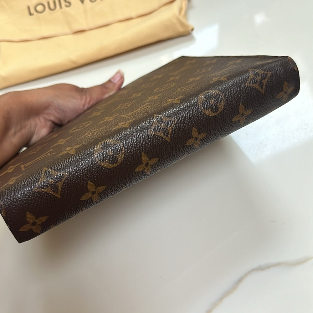 Louis Vuitton Large Agenda Ring Cover - Picture 10 of 16